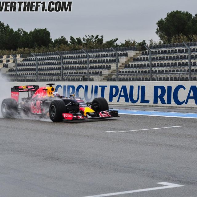 Fotos Test Pirelli F1 16 Dia 1 En Paul Ricard