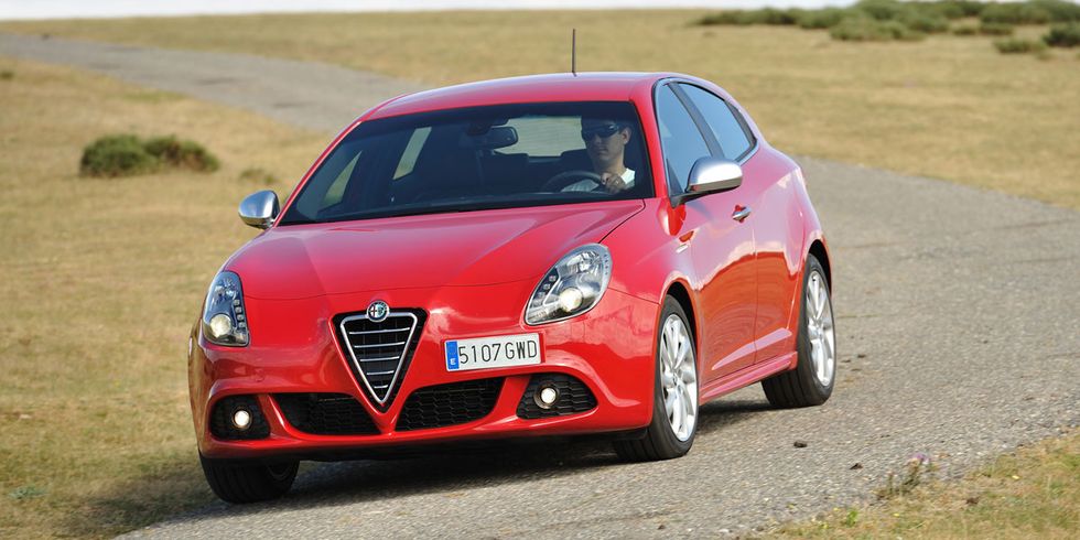 Mode of transport, Automotive design, Vehicle, Transport, Automotive mirror, Land vehicle, Car, Alfa romeo mito, Automotive tire, Red, 