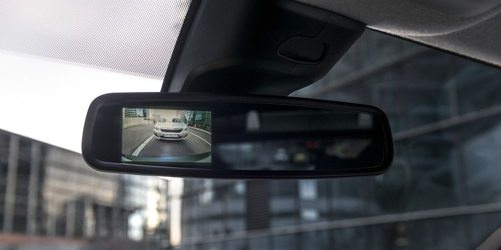 Automotive mirror, Mode of transport, Glass, Automotive design, Automotive side-view mirror, Reflection, Rear-view mirror, Mirror, Vehicle door, Tints and shades, 