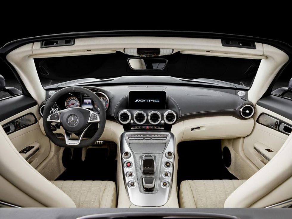 Land vehicle, Vehicle, Car, Center console, Steering wheel, Luxury vehicle, Personal luxury car, Automotive design, Technology, Mercedes-benz, 