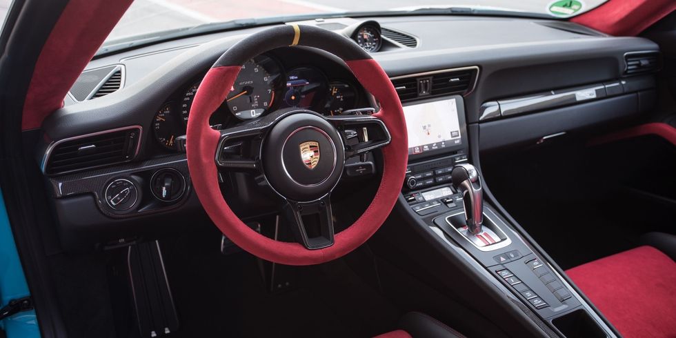 Land vehicle, Vehicle, Car, Steering wheel, Steering part, Center console, Automotive design, Porsche 911 gt3, Porsche 911, Personal luxury car, 