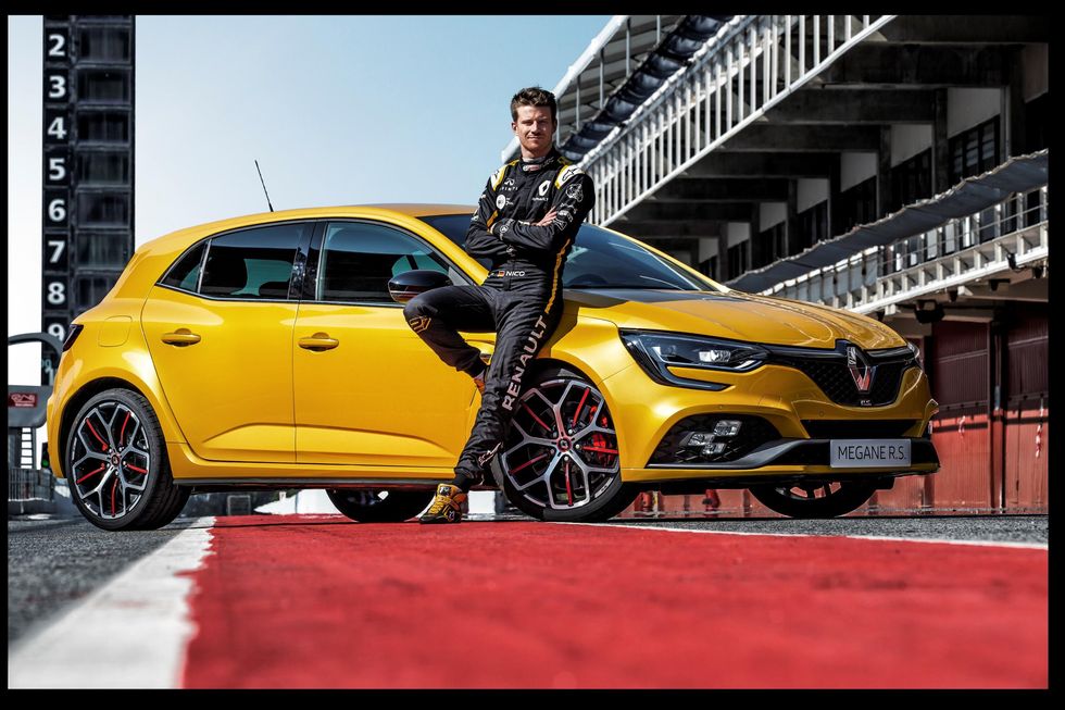 Land vehicle, Vehicle, Car, Automotive design, Yellow, Hatchback, Hot hatch, Mid-size car, Renault clio renault sport, Subcompact car, 