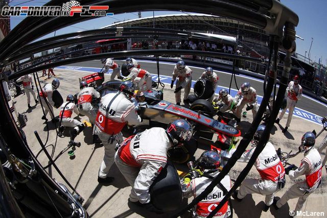 Team, Sports gear, Crew, Pit stop, Race track, Arena, Fisheye lens, Panorama, 