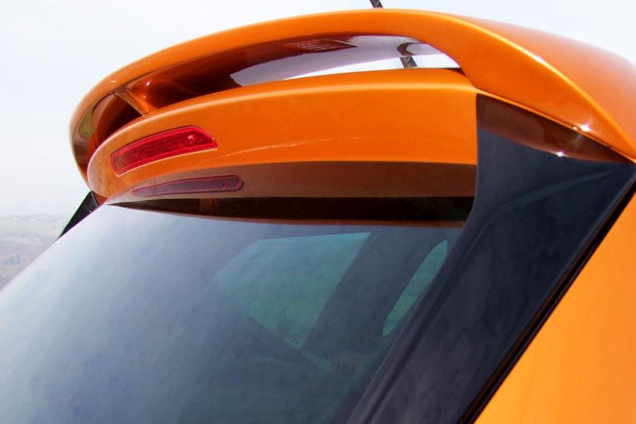 Orange, Amber, Carmine, Tints and shades, Gloss, Material property, Plastic, Automotive tail & brake light, Concept car, 