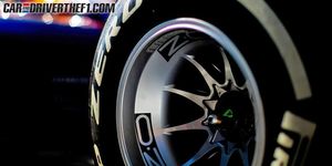 Automotive tire, Automotive design, Alloy wheel, Rim, Automotive wheel system, Spoke, Fender, Auto part, Tread, Synthetic rubber, 