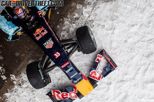 Sports equipment, Open-wheel car, Logo, Winter sport, Sports, Winter, Individual sports, Formula one car, Snow, Formula one tyres, 