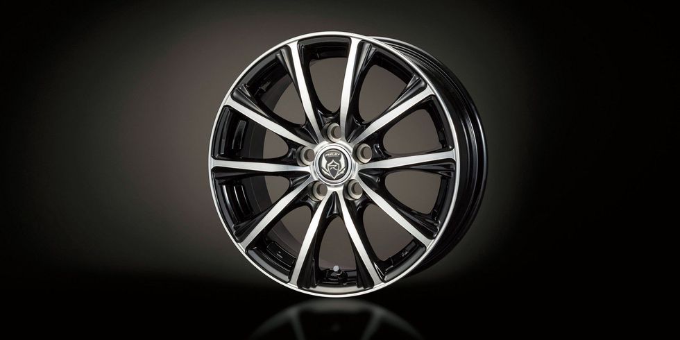 Alloy wheel, Rim, Wheel, Spoke, Tire, Auto part, Automotive wheel system, Automotive tire, Vehicle, Hubcap, 
