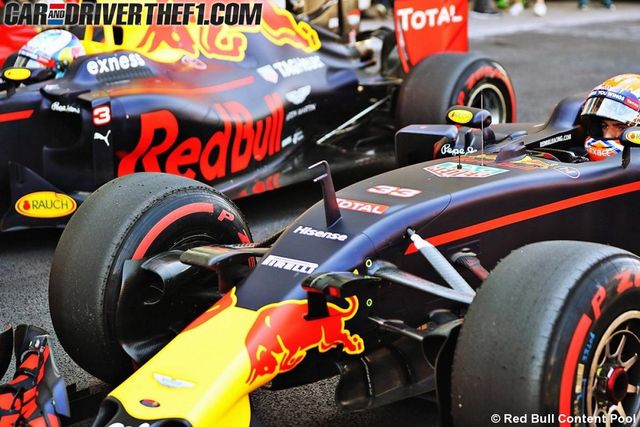 Tire, Wheel, Automotive tire, Automotive design, Open-wheel car, Automotive wheel system, Formula one tyres, Vehicle, Motorsport, Formula one car, 