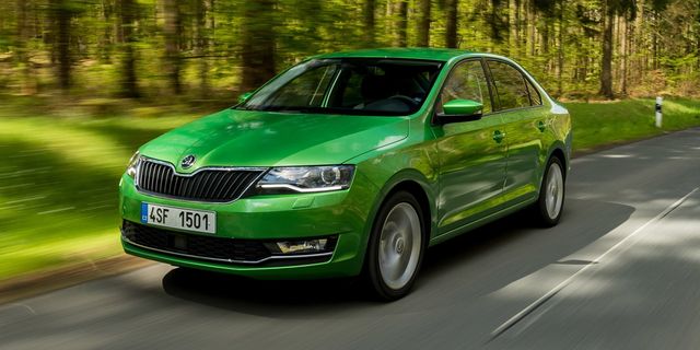 Land vehicle, Vehicle, Car, Motor vehicle, Mid-size car, Green, Full-size car, Škoda octavia, Infrastructure, Family car, 