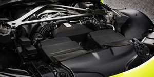 Aston Martin Vantage - motor V8