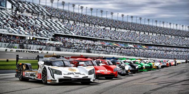 Land vehicle, Vehicle, Race car, Sports car racing, Race of champions, Race track, Endurance racing (motorsport), Motorsport, Car, Racing, 