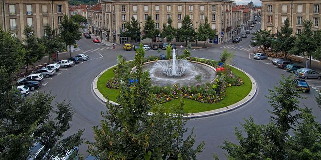 traffic circle, town square, intersection, public space, street, human settlement, urban design, city, fountain, road,