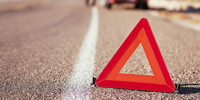 Triangle, Red, Traffic sign, Line, Triangle, Font, Sign, Road, Road surface, Asphalt, 