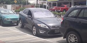 Land vehicle, Vehicle, Car, Ford motor company, Ford, Mid-size car, Ford mondeo, Bumper, Sedan, Parking, 