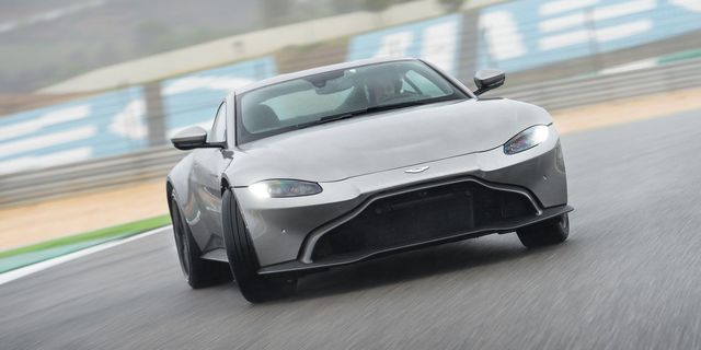 Aston Martin Vantage - en circuito