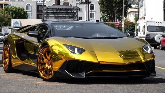 Chris Brown baña en oro su Lamborghini Aventador SV