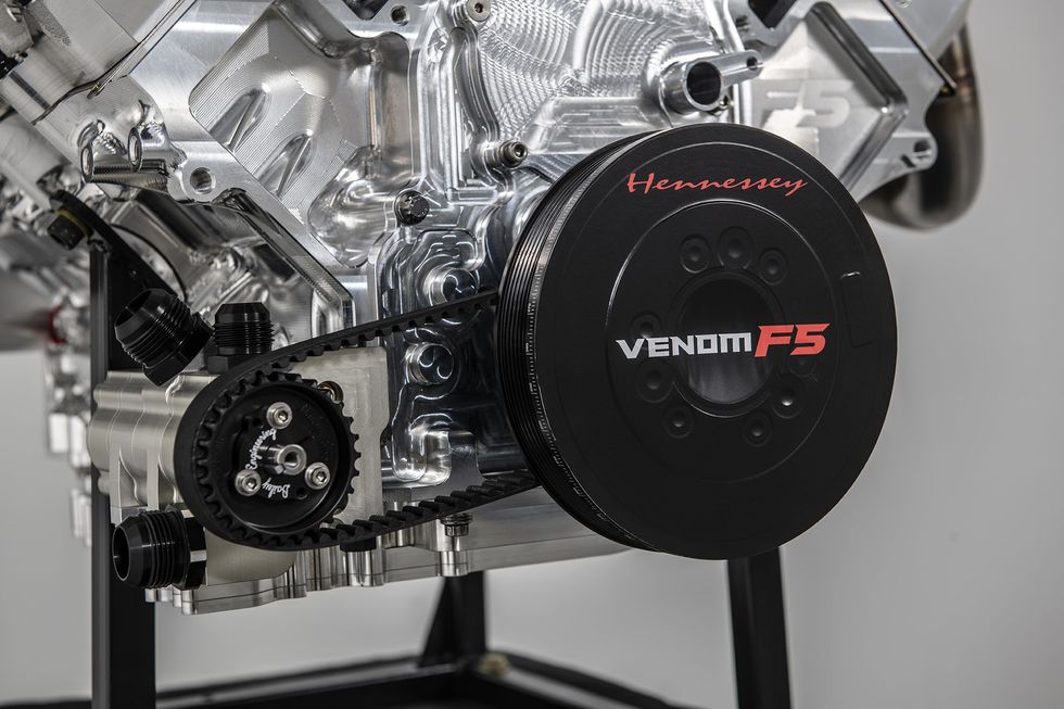 Sugerentes fotos y detalles del V8 biturbo de 7.6 litros del Hennessey  Venom F5