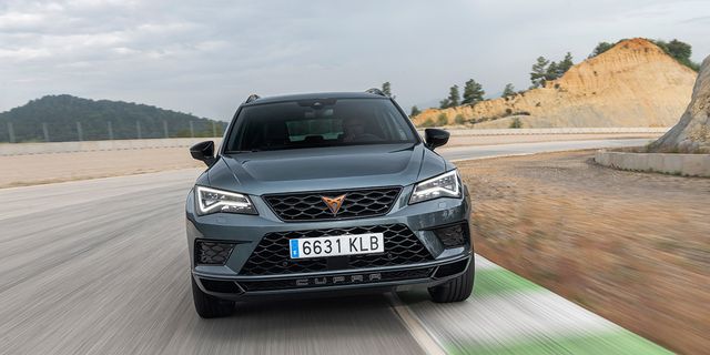 cupra ateca   vista delantera en circuito