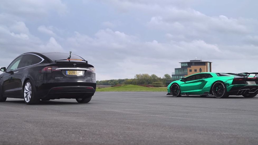 Tesla Model X vs. Lamborghini Aventador S: ¿Habrá sorpresa en esta drag  race?