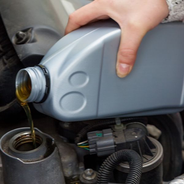 Cuándo se debe cambiar el filtro del aceite del coche: cómo hacerlo para  evitar averías