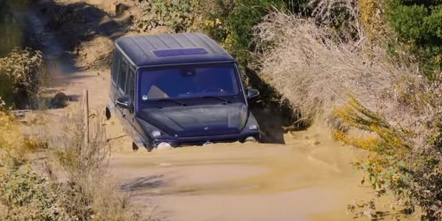 Land vehicle, Off-roading, Vehicle, Car, Off-road vehicle, Automotive tire, Mercedes-benz g-class, Mode of transport, Sport utility vehicle, Compact sport utility vehicle, 
