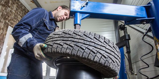 Tire, Automotive tire, Synthetic rubber, Tread, Auto part, Automotive wheel system, Wheel, Automobile repair shop, Natural rubber, Rim, 