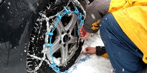 Tire, Automotive tire, Wheel, Auto part, Alloy wheel, Snow, Automotive wheel system, Rim, Spoke, Vehicle, 