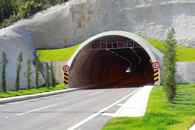 Tunnel, Road, Subway, Infrastructure, Arch, Architecture, Thoroughfare, Fixed link, Mountain pass, Nonbuilding structure, 