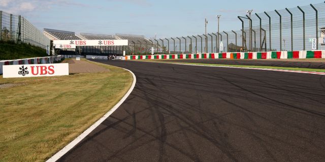 Sport venue, Race track, Asphalt, Vehicle, Endurance racing (motorsport), Formula one, Race car, Auto racing, Car, Racing, 