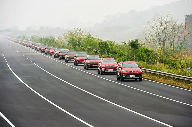 Road, Highway, Motor vehicle, Lane, Vehicle, Freeway, Asphalt, Transport, Mode of transport, Car, 