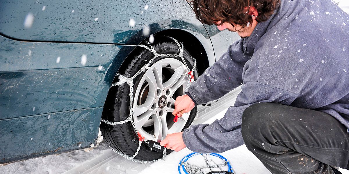 tire, automotive tire, alloy wheel, wheel, rim, auto part, snow, motor vehicle, automotive wheel system, spoke,
