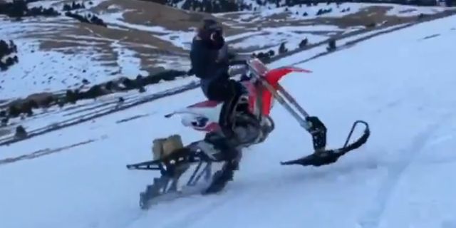 Snowmobile, Snow, Winter sport, Vehicle, Sled, Geological phenomenon, Extreme sport, Racing, Sports, Mode of transport, 