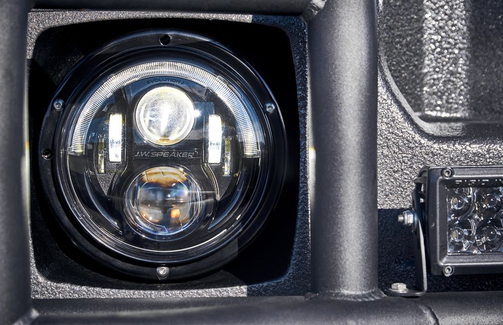 Headlamp, Automotive lighting, Light, Auto part, Automotive fog light, Vehicle, Car, Bumper, Cameras & optics, Flash, 