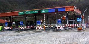 Road surface, Asphalt, Gas, Signage, Concrete, Barricade, Tar, Banner, Steel, 