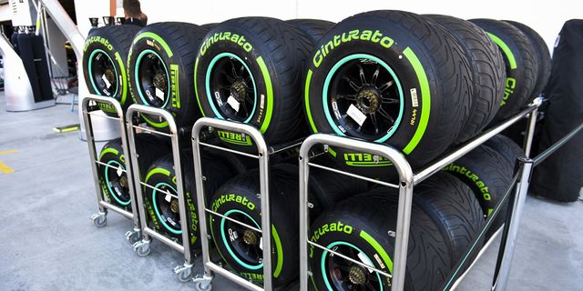 Tire, Automotive tire, Formula one tyres, Wheel, Rim, Automotive wheel system, Auto part, Alloy wheel, Spoke, Bicycle tire, 