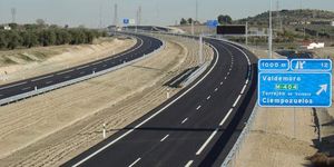 Road, Transport, Road surface, Asphalt, Infrastructure, Highway, Freeway, Thoroughfare, Line, Lane, 