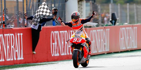 Gp De Valencia Marc Marquez Se Alza Con El Titulo Vinales En Moto3