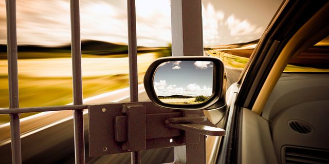 Motor vehicle, Automotive mirror, Mode of transport, Automotive side-view mirror, Glass, Automotive design, Transport, Rear-view mirror, Mirror, Vehicle door, 