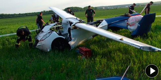 Fender, Aircraft, Airplane, Monoplane, Light aircraft, Grassland, Aerospace engineering, Aviation, General aviation, Crash, 