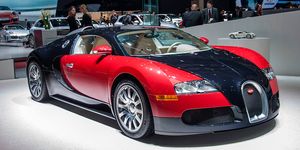 Tire, Automotive design, Vehicle, Land vehicle, Car, Automotive lighting, Bugatti veyron, Bugatti, Performance car, Personal luxury car, 