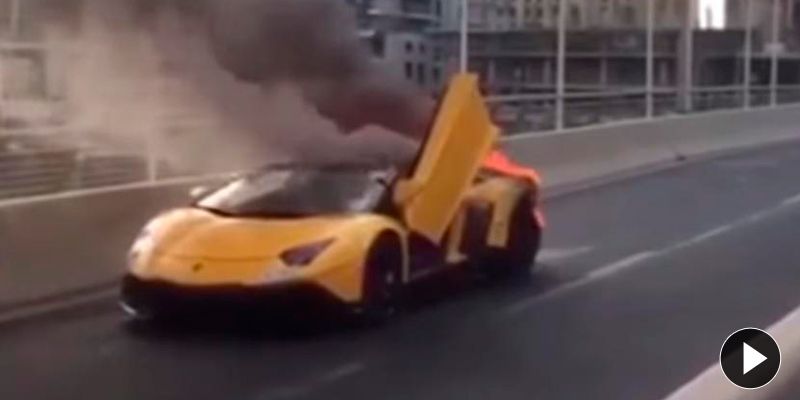 Un Lamborghini Aventador Roadster se incendia en Dubai