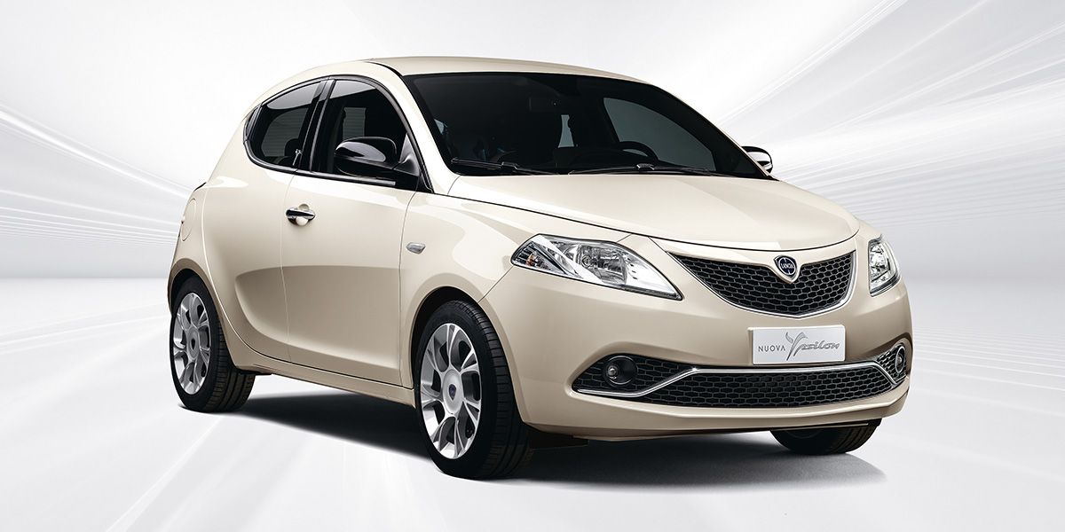 Lancia Ypsilon 2024: nuevas fotos muestran su diseño final