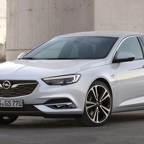 Opel Insignia Grand Sport 2017, primer contacto: mejora en todo con la  receta Astra