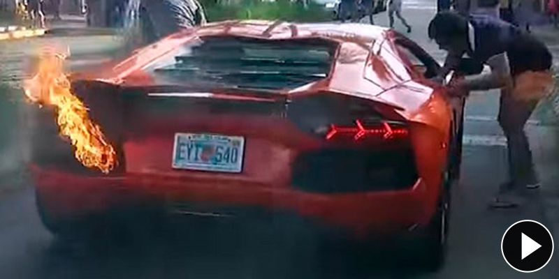 Este aparcacoches incendia un Lamborghini Aventador