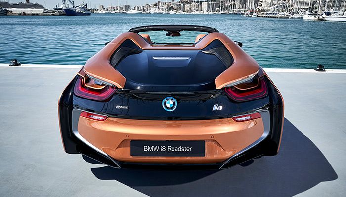 BMW i8 Roadster - vista trasera