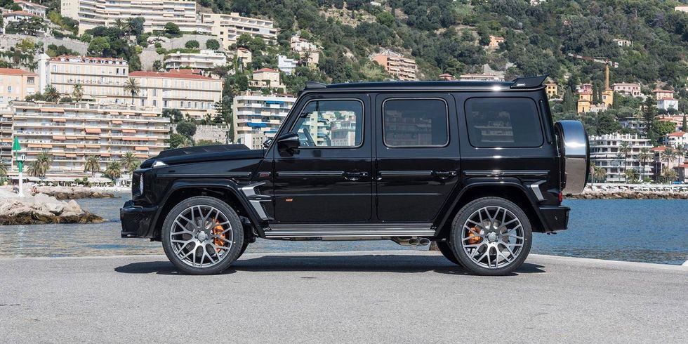 Land vehicle, Vehicle, Car, Tire, Alloy wheel, Automotive tire, Mercedes-benz g-class, Rim, Wheel, Bumper, 