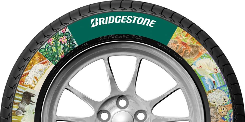 Wheel, Tire, Automotive tire, Spoke, Automotive wheel system, Rim, Synthetic rubber, Alloy wheel, Tread, Auto part, 