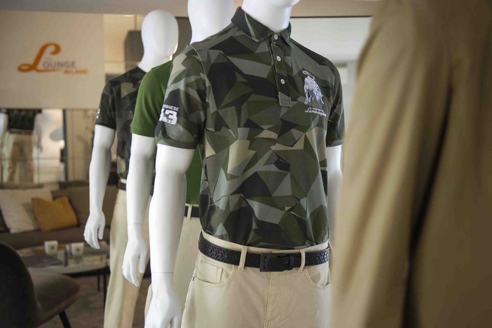 Clothing, Mannequin, Military uniform, Sleeve, Uniform, Pattern, Design, Shirt, Collar, T-shirt, 