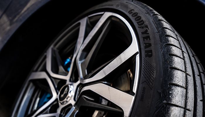 Tire, Alloy wheel, Automotive tire, Wheel, Rim, Auto part, Synthetic rubber, Automotive wheel system, Vehicle, Car, 