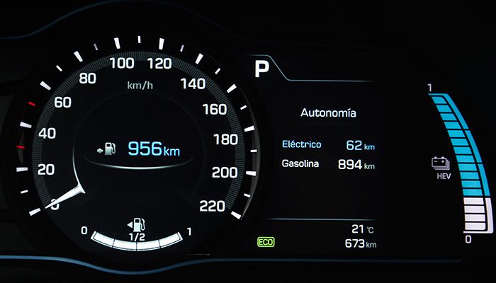 Speedometer, Auto part, Measuring instrument, Car, Vehicle, Odometer, Tool, Gauge, Tachometer, Trip computer, 